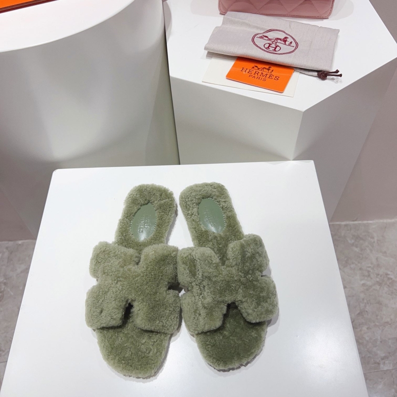 H**mes slippers